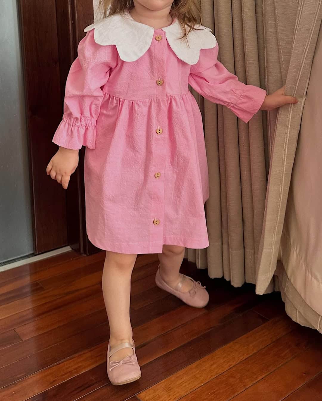 Rochiță din muselină cu guler maxi – Pink Cloud imagine 2